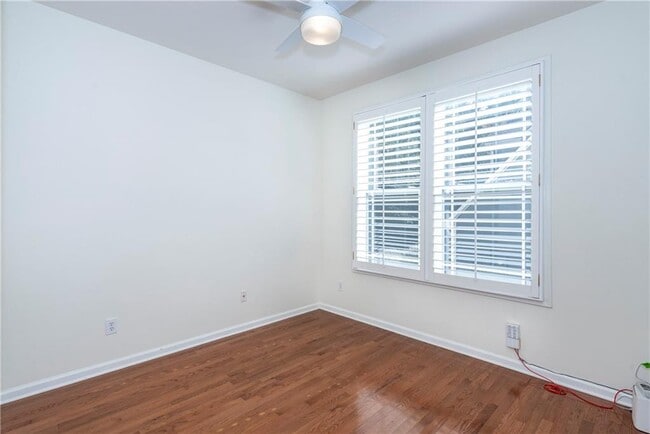 Building Photo - 5707 Community Ln
