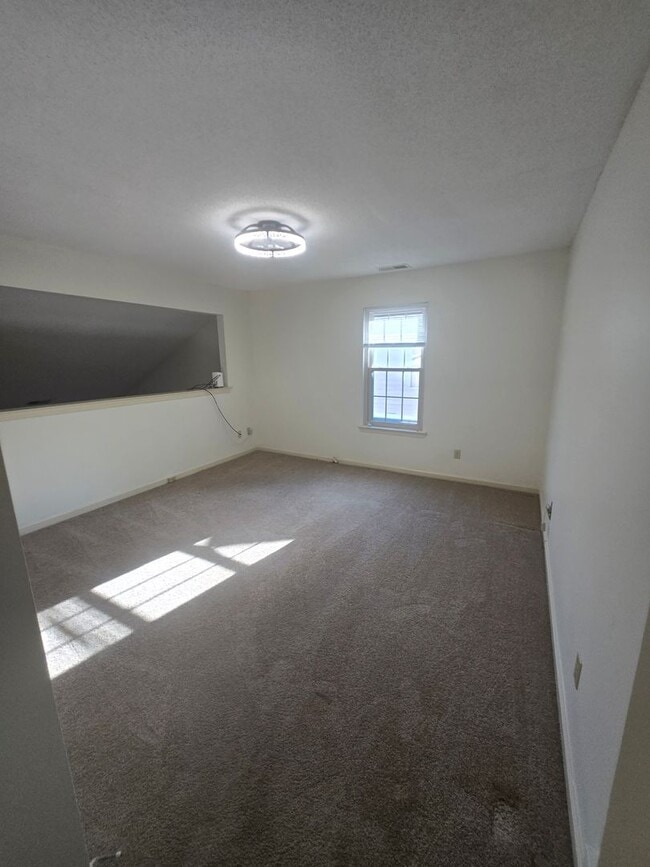 Building Photo - 4123 Tunbridge Pl
