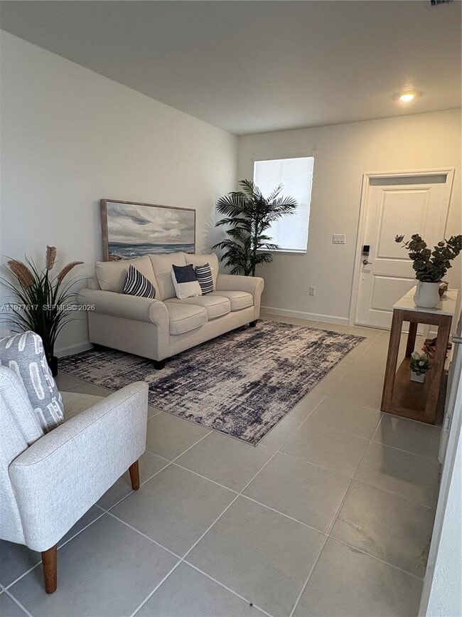 Building Photo - 2409 SE 28th St