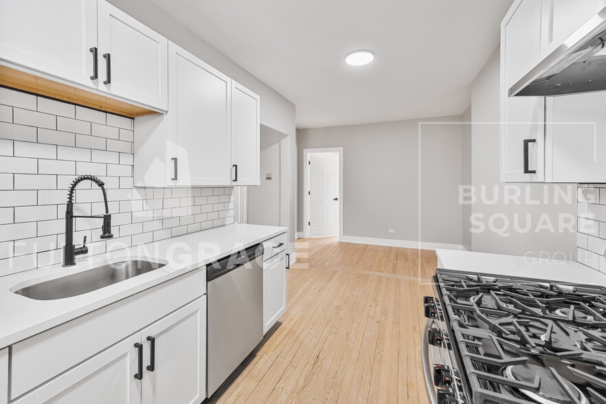 Building Photo - 7375 N Damen Ave