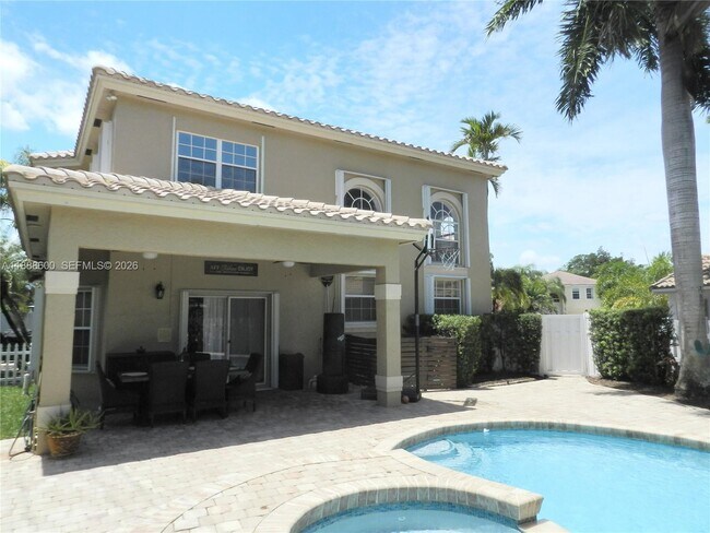 Building Photo - 210 La Costa Ct