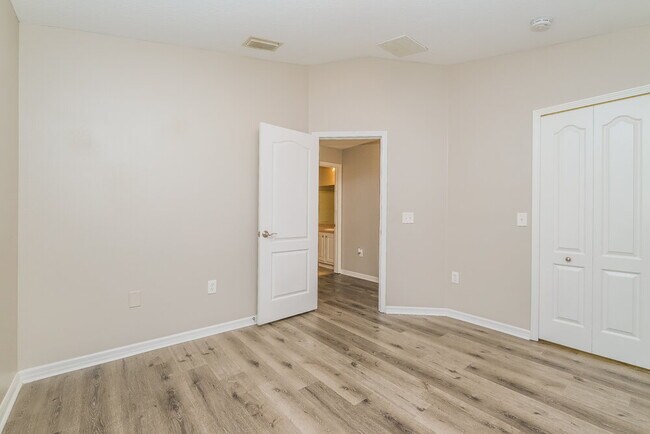 Building Photo - 12710 Evington Point Dr