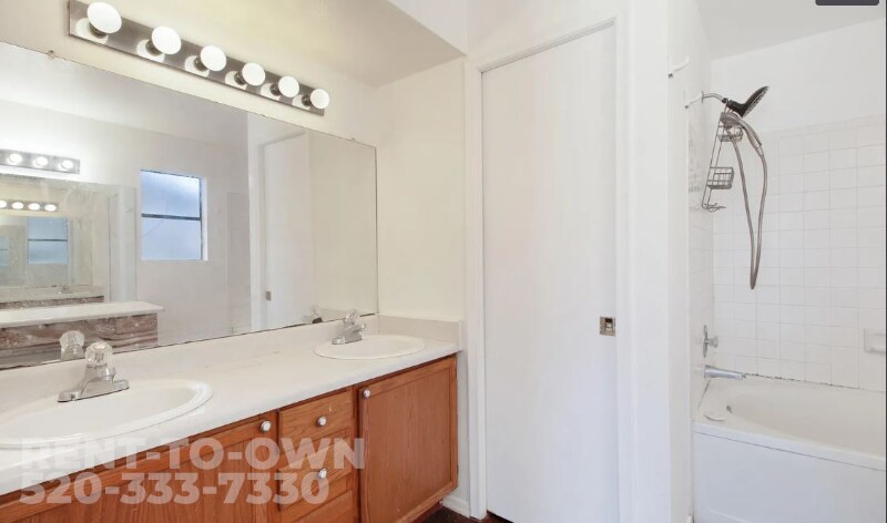 Building Photo - 4620 W Bluebell Way