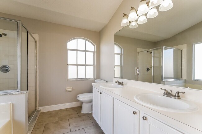 Building Photo - 4210 Red Bird Ave