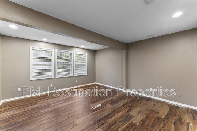 Building Photo - 3206 W 79th St