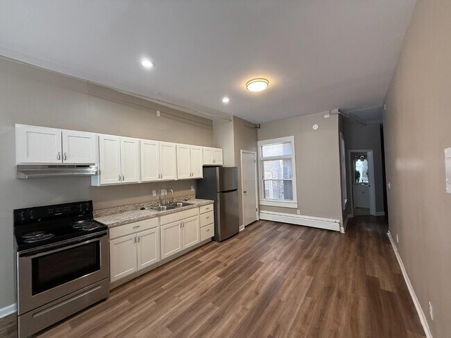 Primary Photo - 1705 Sycamore St