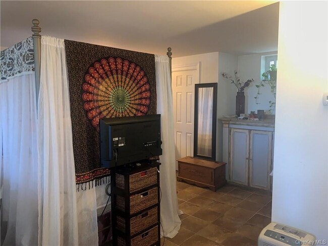 Building Photo - 306 Ellen St