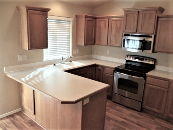 Building Photo - 868 Red Fern Dr