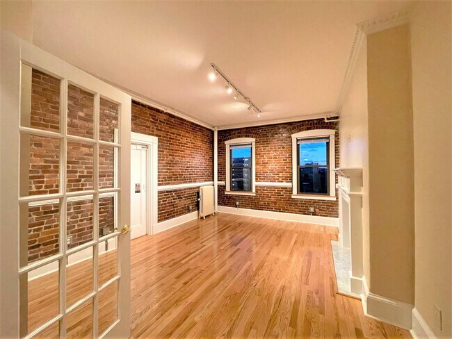 Building Photo - 880 Massachusetts Ave