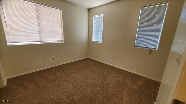 Building Photo - 962 Grand Cerritos Ave