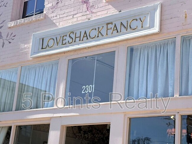 Building Photo - 2209 10th Ave S