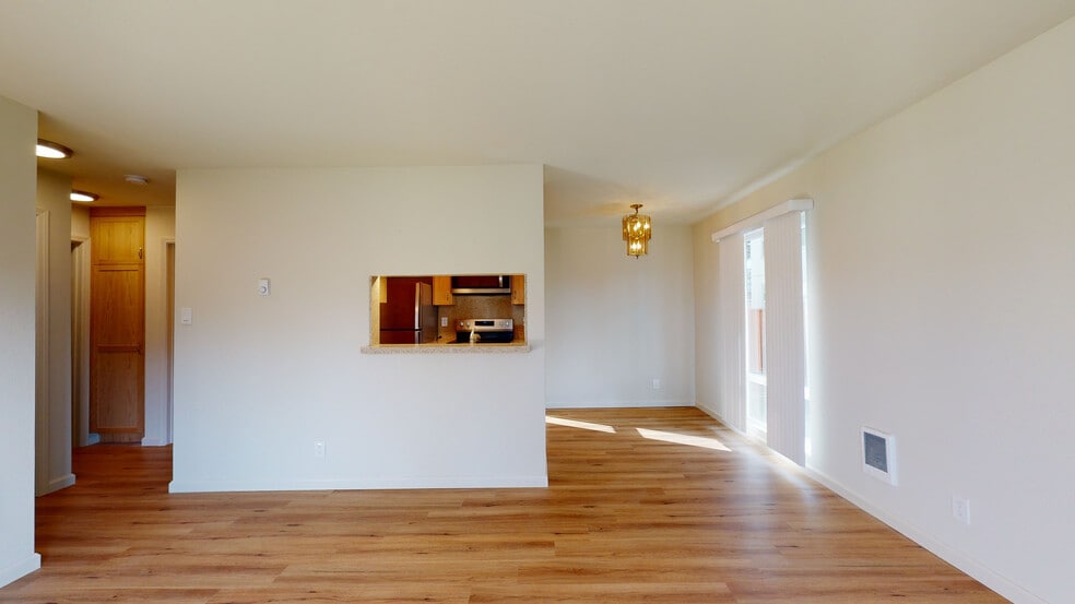 Building Photo - 950 Chula Vista Ave