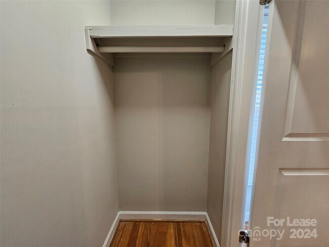 Building Photo - 407 S Chester St