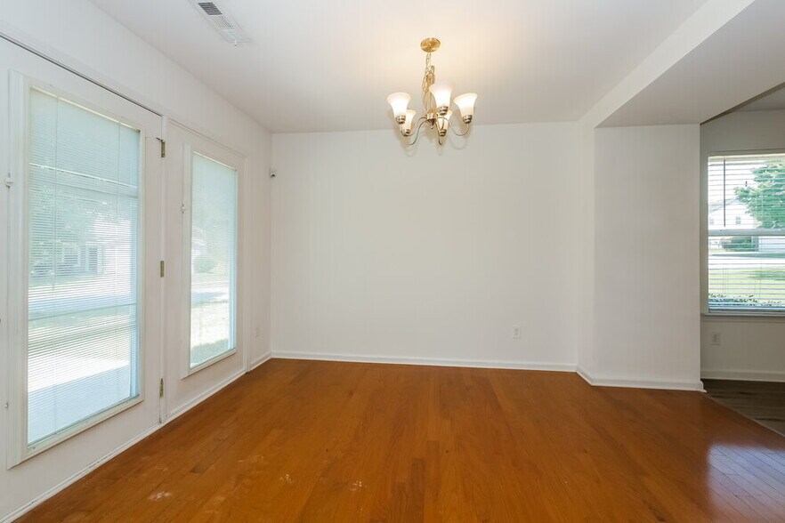 Building Photo - 154 Paxton Pl