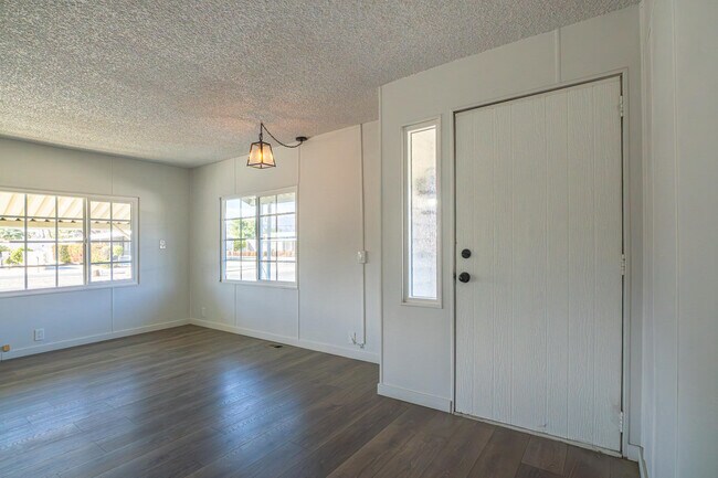 Building Photo - 32480 San Miguelito Dr