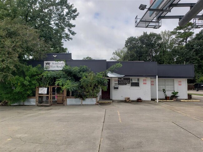 Building Photo - 26519 I-45