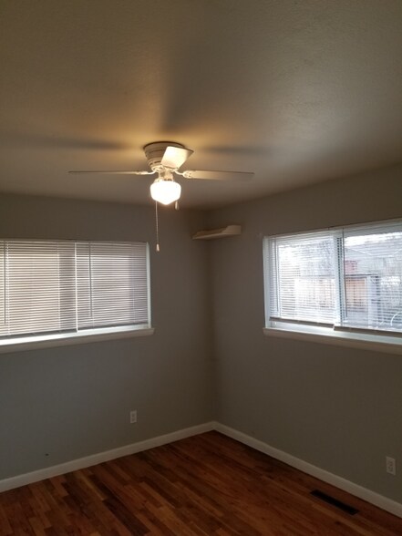 Building Photo - 1207 Castlerock Dr