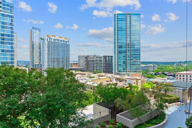 Building Photo - 360 Nueces St