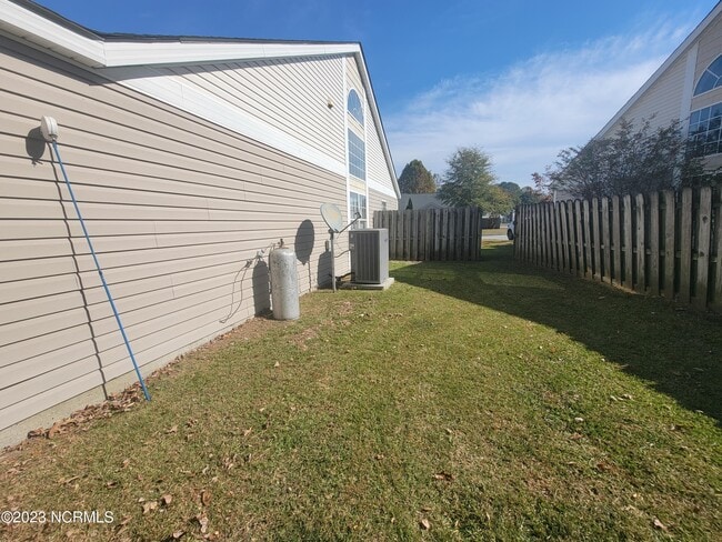 Building Photo - 105 Moses Griffin Ln