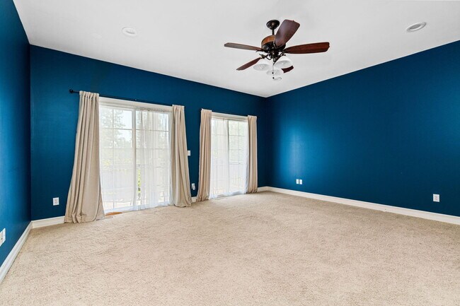Building Photo - 950 Marshall Lakes Dr
