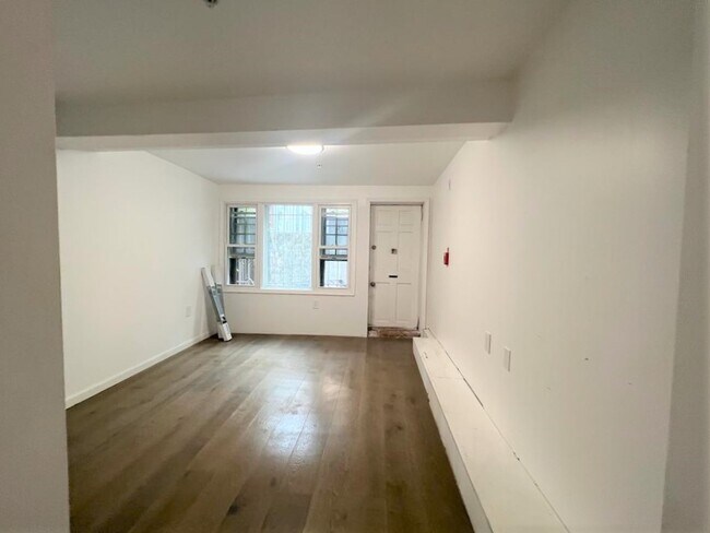 Building Photo - 1015 Spruce St