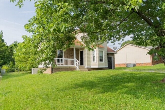 Building Photo - 615 Doane Dr