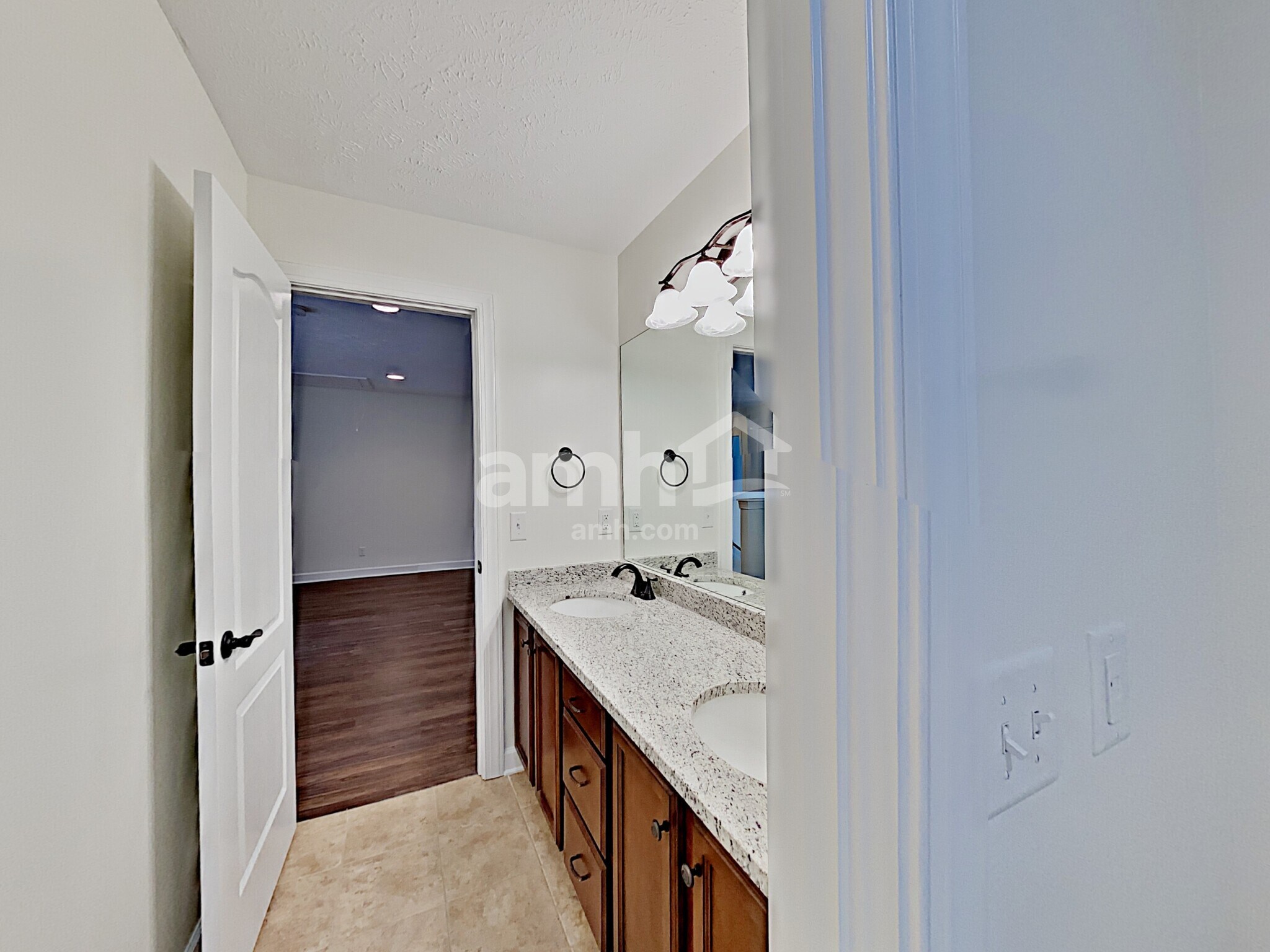 Building Photo - 6457 Sunnywood Dr