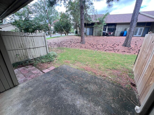 Building Photo - Crossland Downs condo