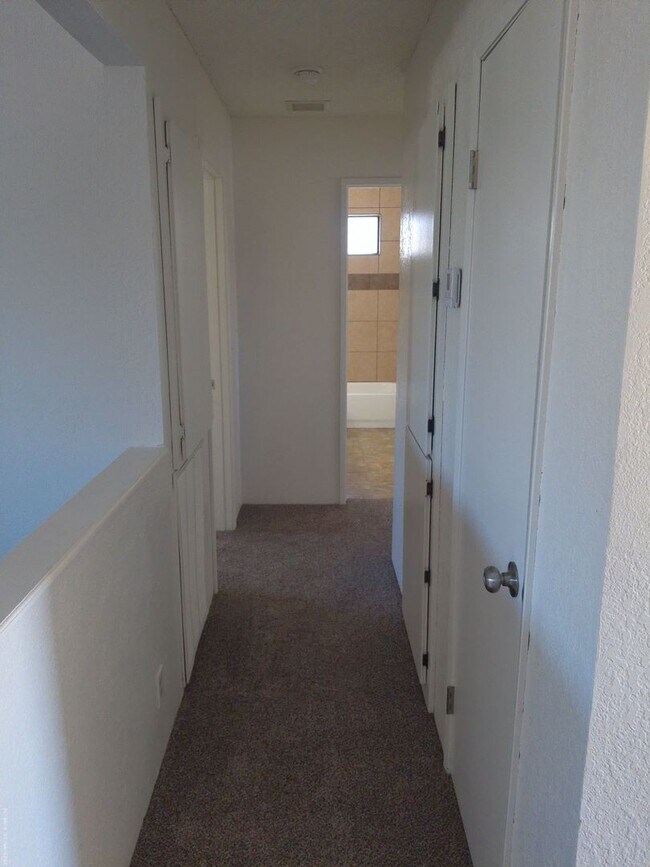 Building Photo - Spacious 3 Bedroom, 3 Bathroom Home with Bonus Room & 2-Car Garage – $1,900/month