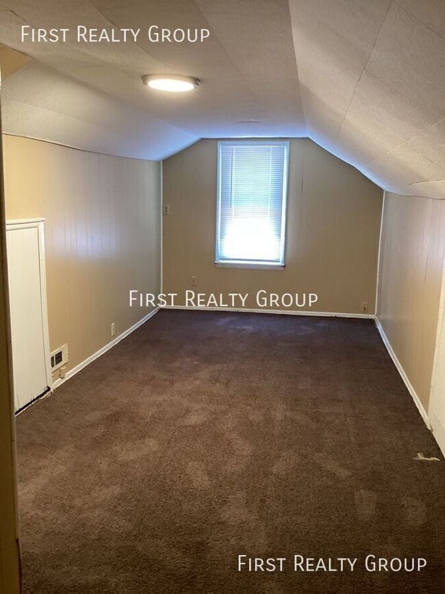 Building Photo - 5290 Derby Rd