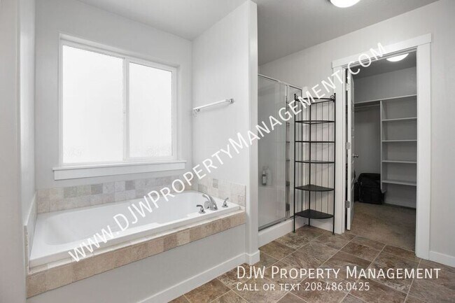 Building Photo - 5218 N Zamora Way