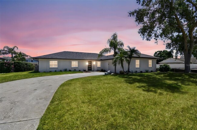 Primary Photo - 3913 Fontainebleau Dr