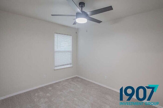 Building Photo - Modern & Spacious 3-Bedroom Home in Newcas...