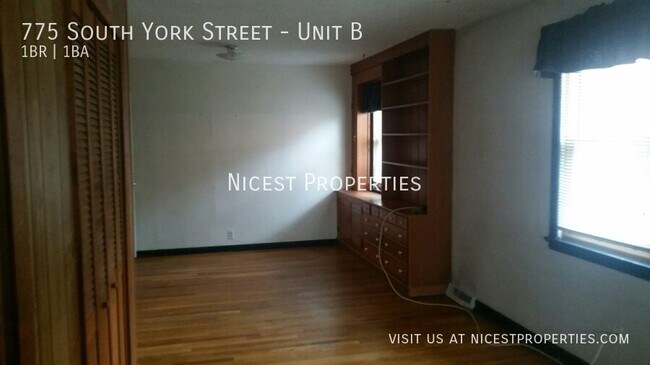 Building Photo - 775 S York St