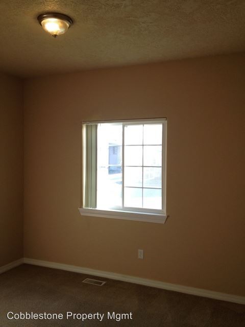 Building Photo - 3 br, 2 bath Apartment - 430 S Wilson St