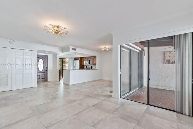 Building Photo - 11135 SW 134th Ct