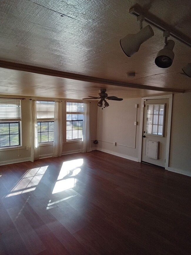 Building Photo - Brownlee Estates