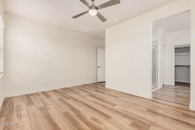 Building Photo - 6569 N 15th Dr
