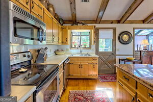 Building Photo - 842 Saddle Back Cir