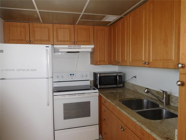 Building Photo - 2810 NE 201st Terrace