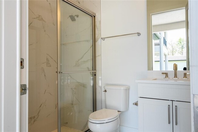 Building Photo - 16044 Pendio Dr
