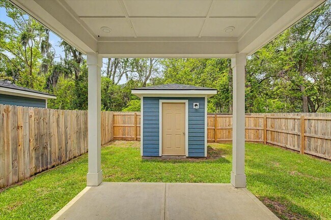 Building Photo - SECTION 8 WELCOME!! - 3 bedroom recently built - $250 gift card special