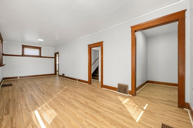 Building Photo - MOVE-IN SPECIAL - NEW LISTING! 4 BEDROOM HOME