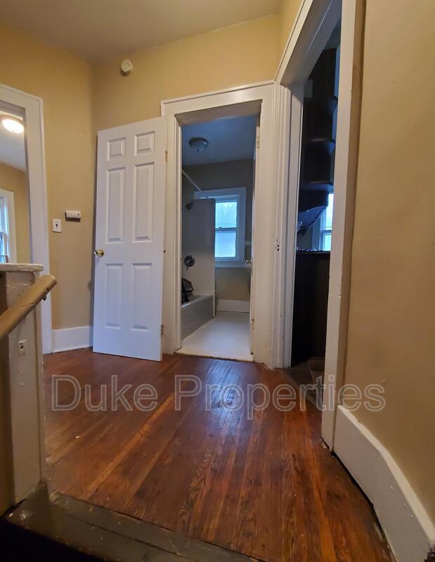 Primary Photo - 10 Edgeland St