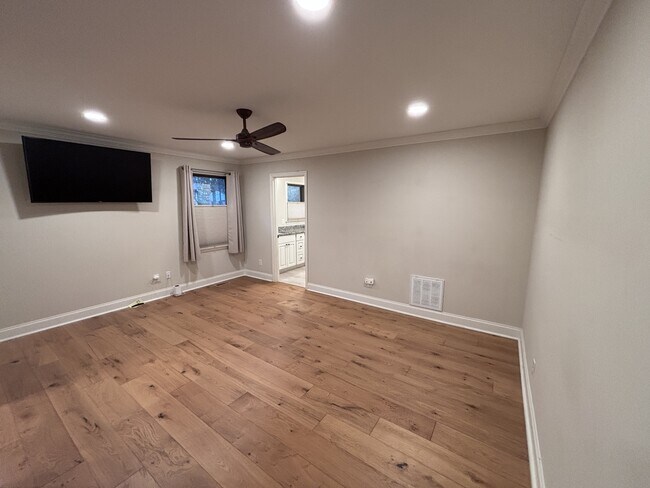 Building Photo - 65 Pinyon Cir
