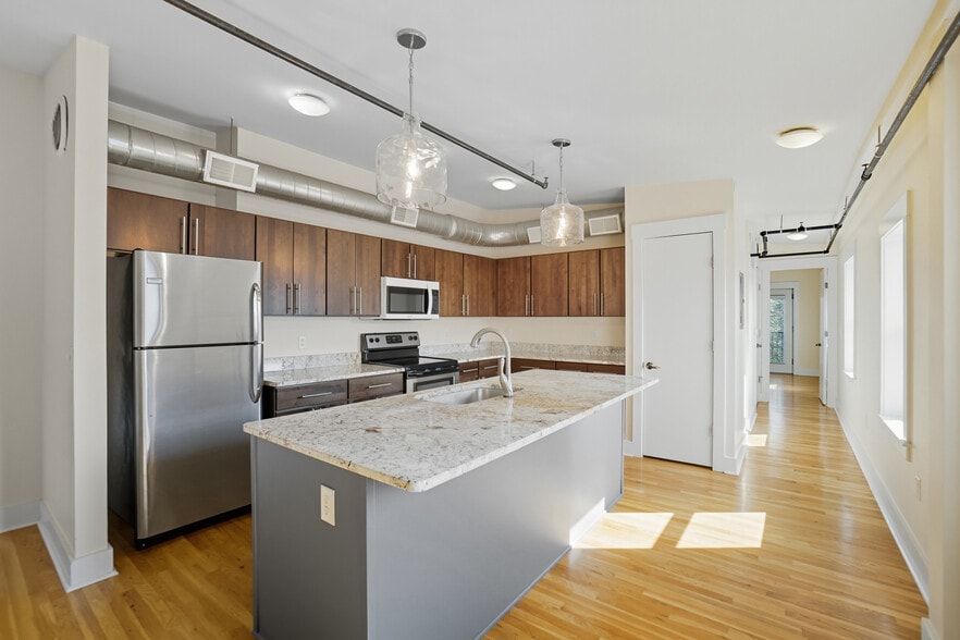 Building Photo - 1412 Republic St