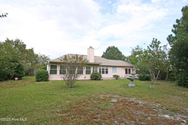 Building Photo - 303 Putnam Dr