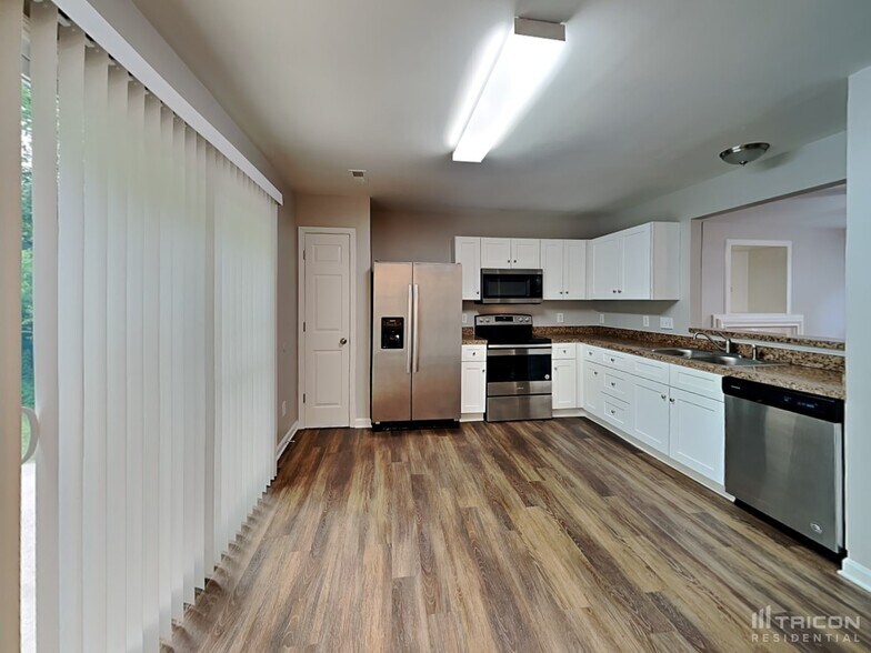 Building Photo - 9835 Veronica Dr
