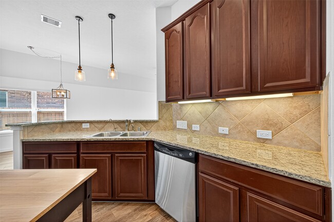 Building Photo - 16930 Creek Mountain Dr