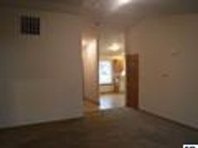 Building Photo - 944 Hawaii St SE
